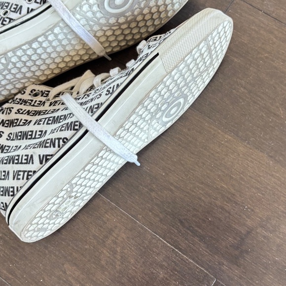 Vetements hip top converse style sneakers. Rare - Picture 4 of 5